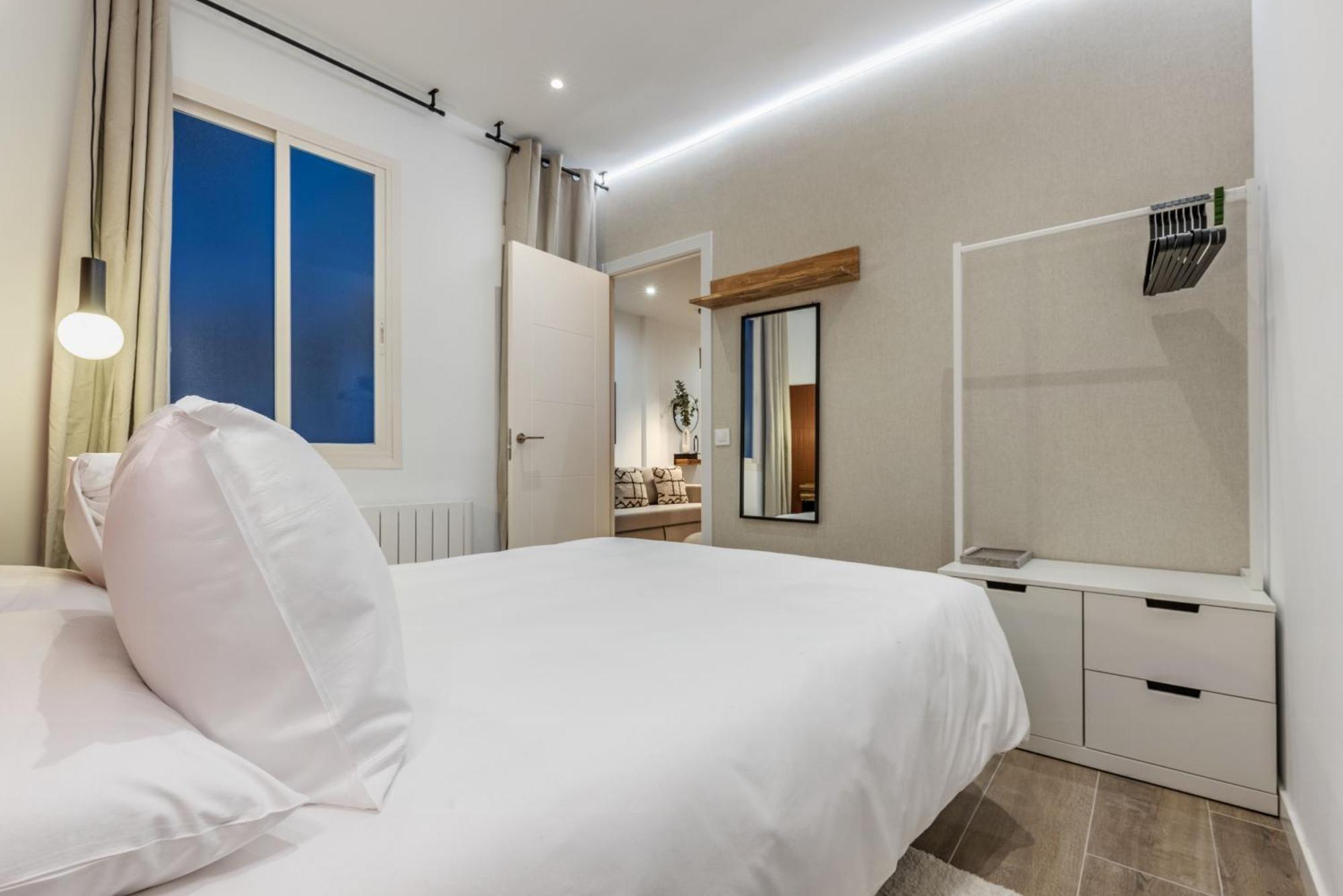 Chamberi En Apartment