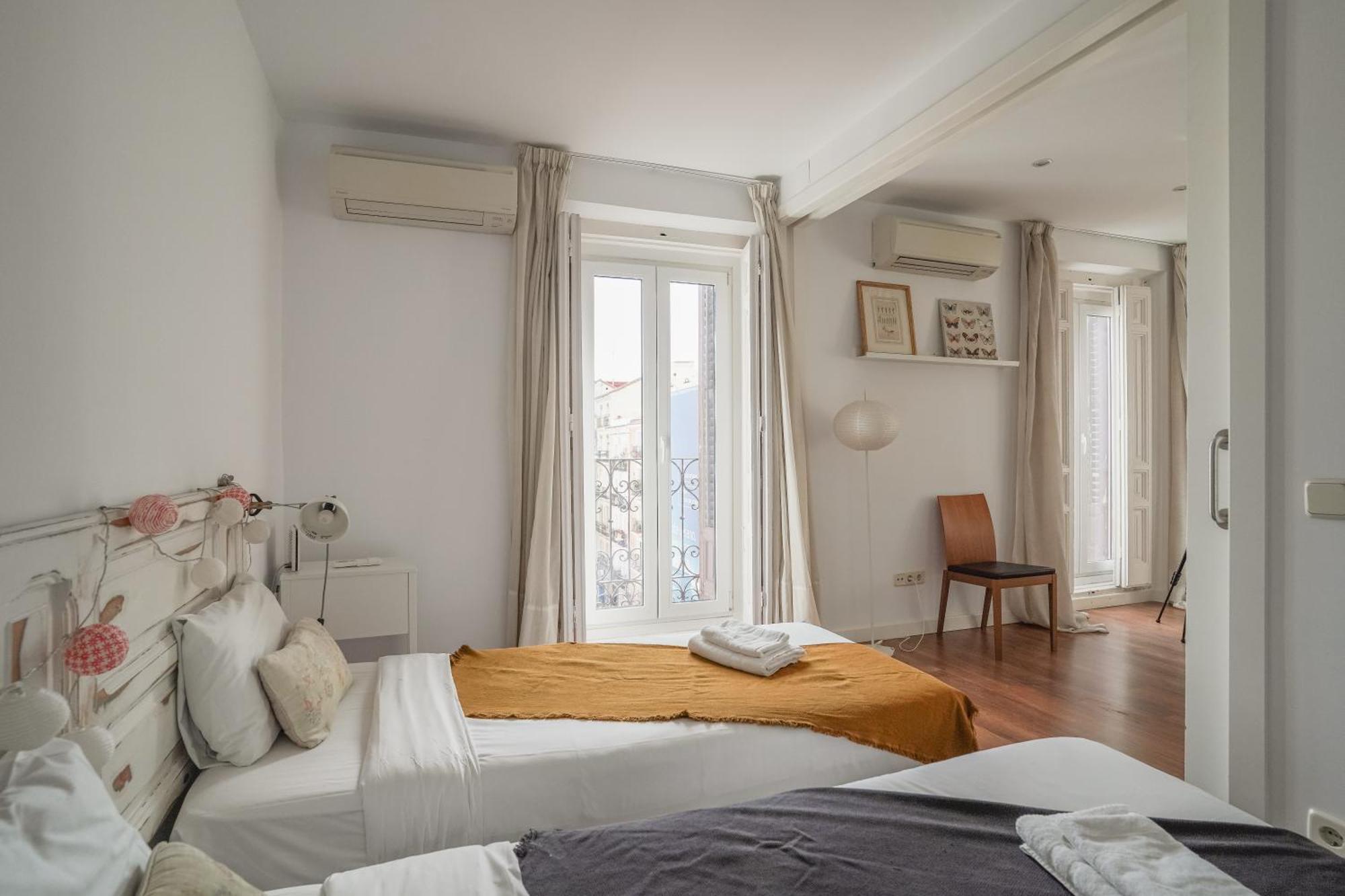 Bright And Cozy-2bedrooms 1bathroom-chueca Appartement *