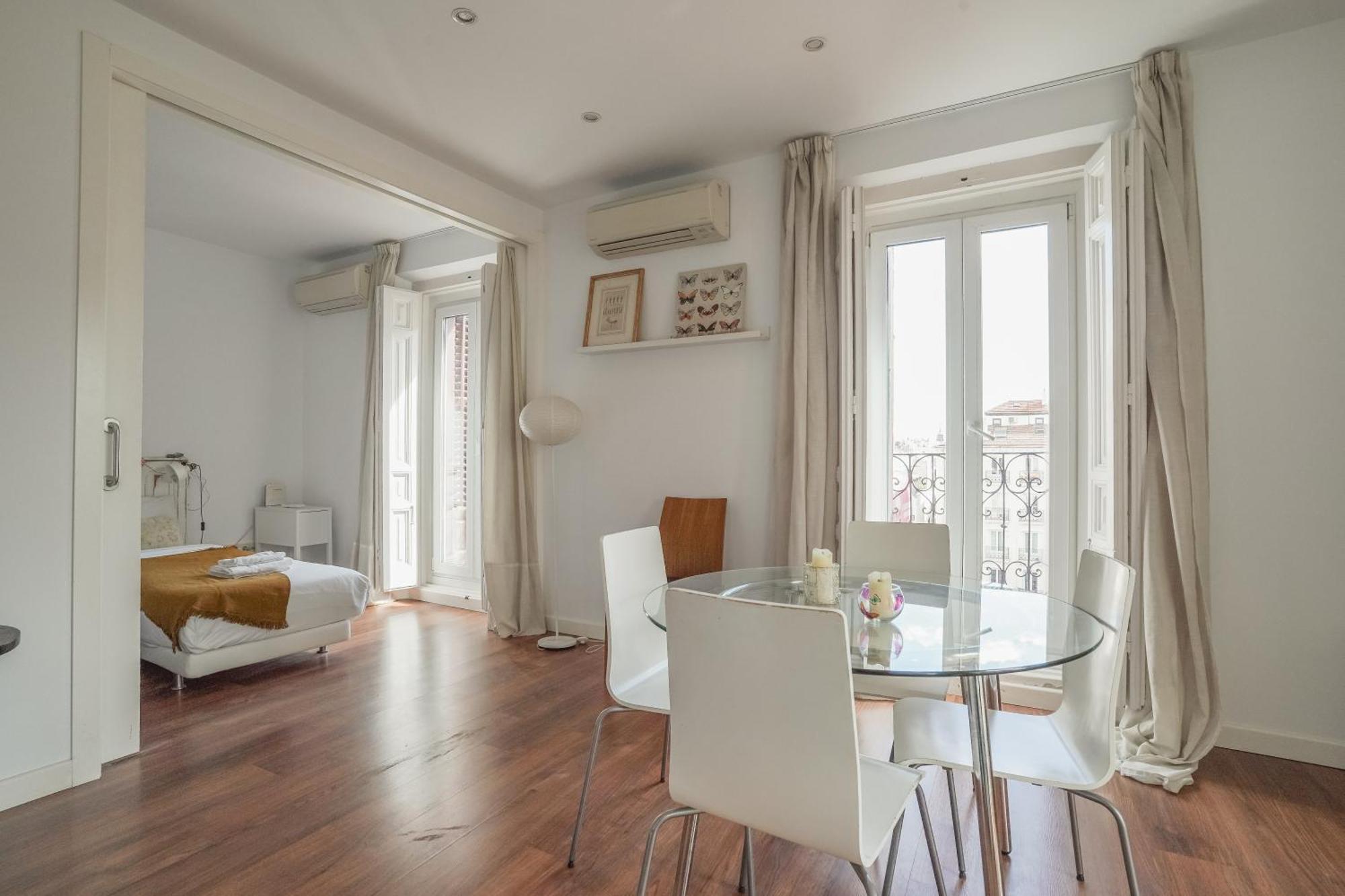 Bright And Cozy-2bedrooms 1bathroom-chueca Apartment Madrid