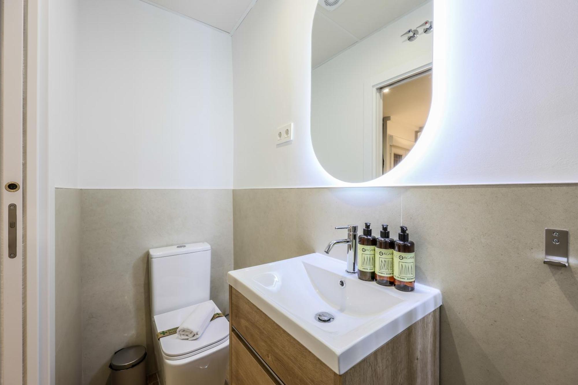Apartamento Encantador Plaza Del Callao, Mid Term