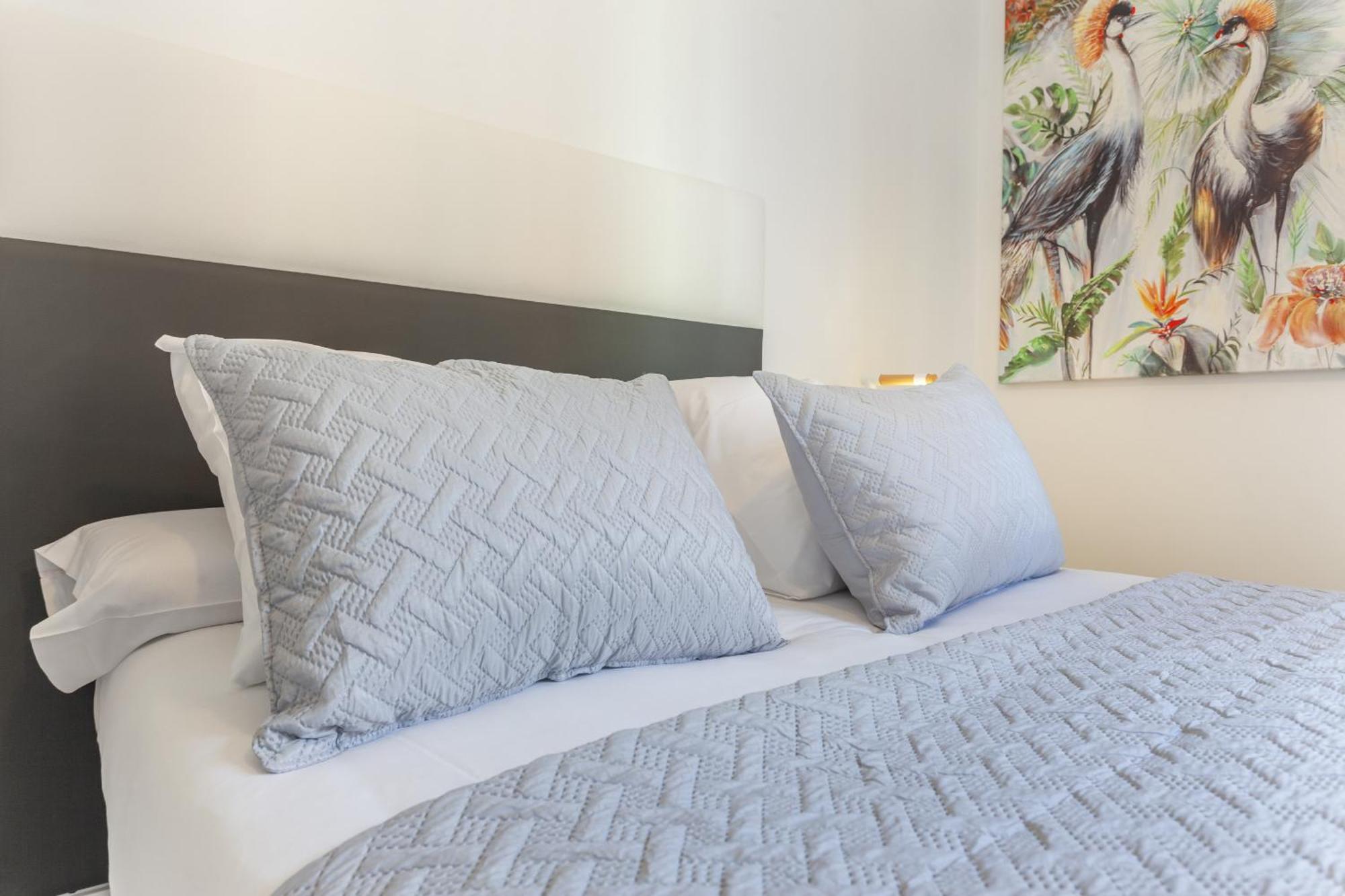 Mit House Artes Exclusive En * Madrid