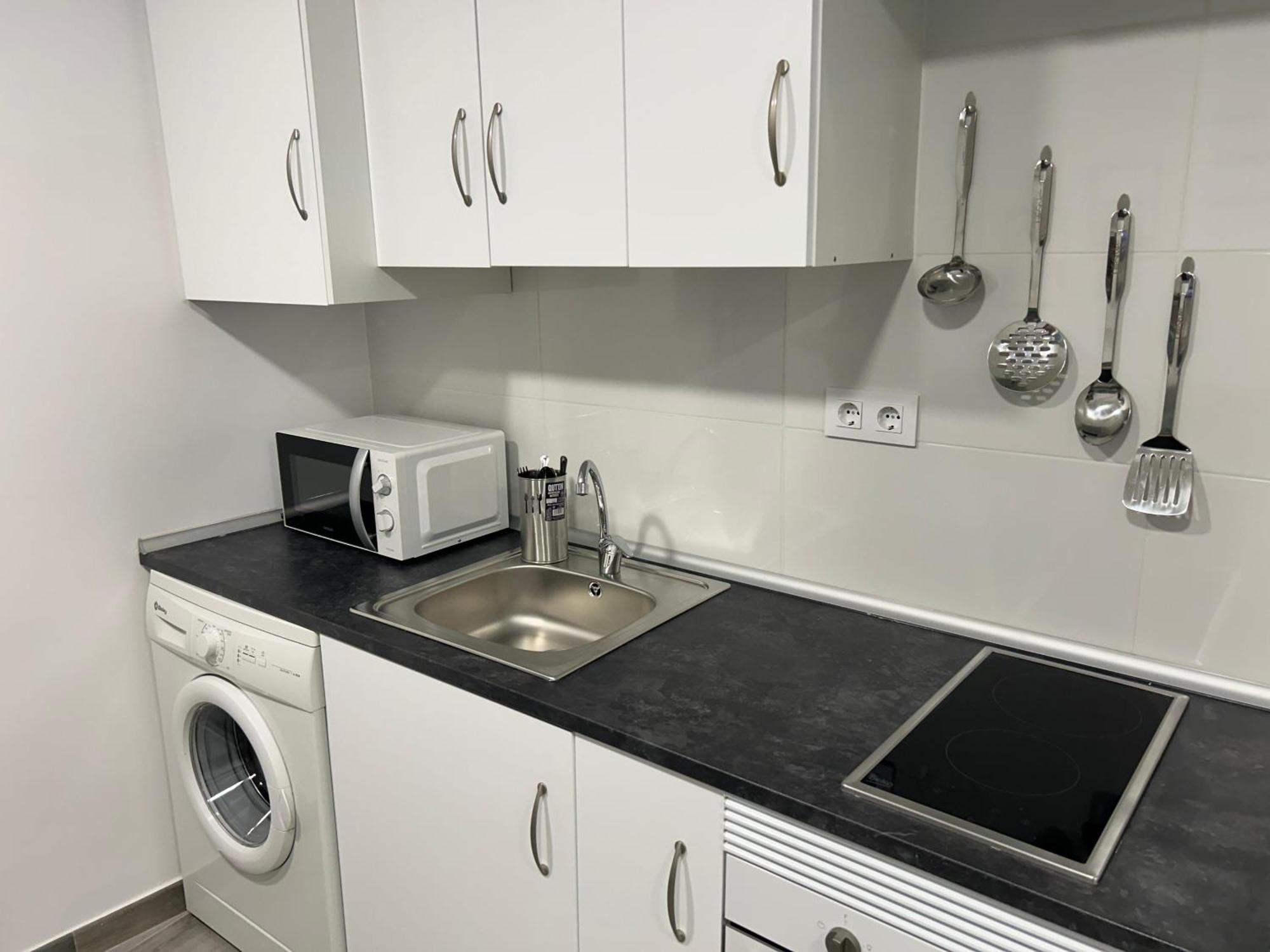 A Unos Pasos A Paseo Del Prado Apartamento *