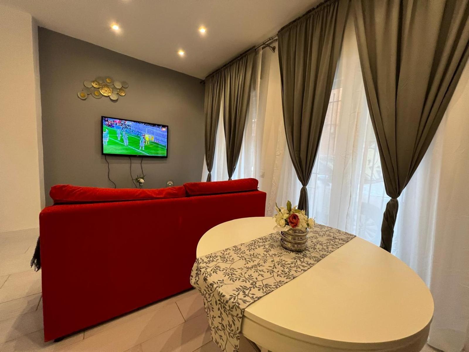 Apartamento Paseo De La Castellana.lujo Y Garage Madri