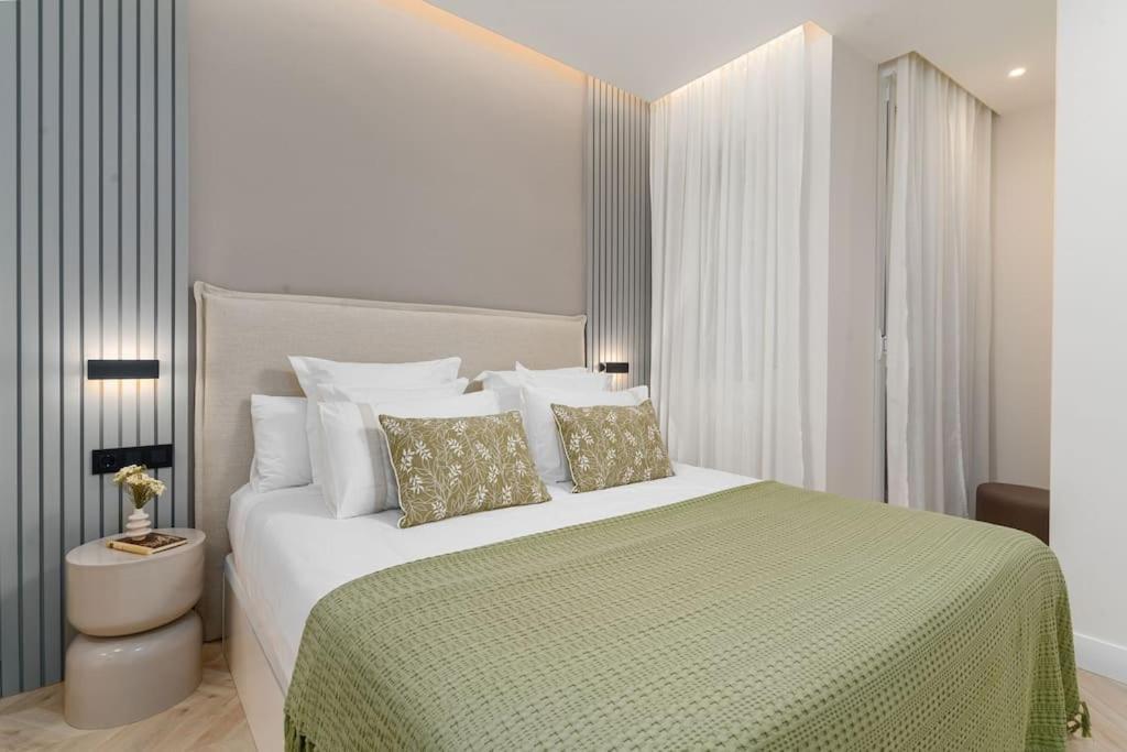 Centro Xvi Calle Tetuan 3br 3bh Apartamento