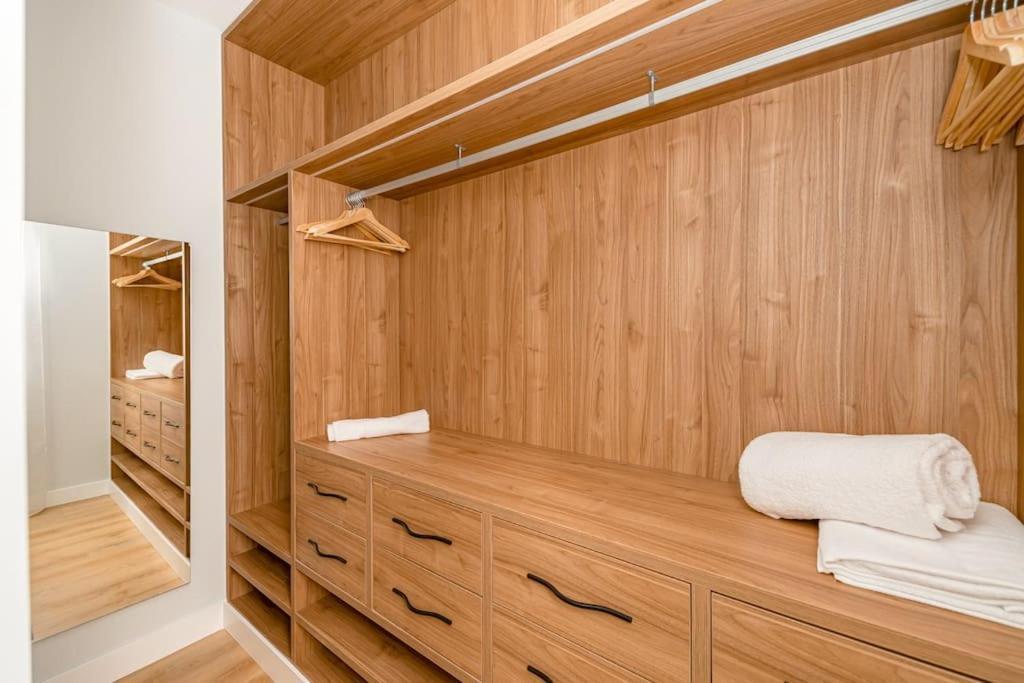 Centro Xi Calle Carrera De San Jeronimo 2br 2bh Apartment *