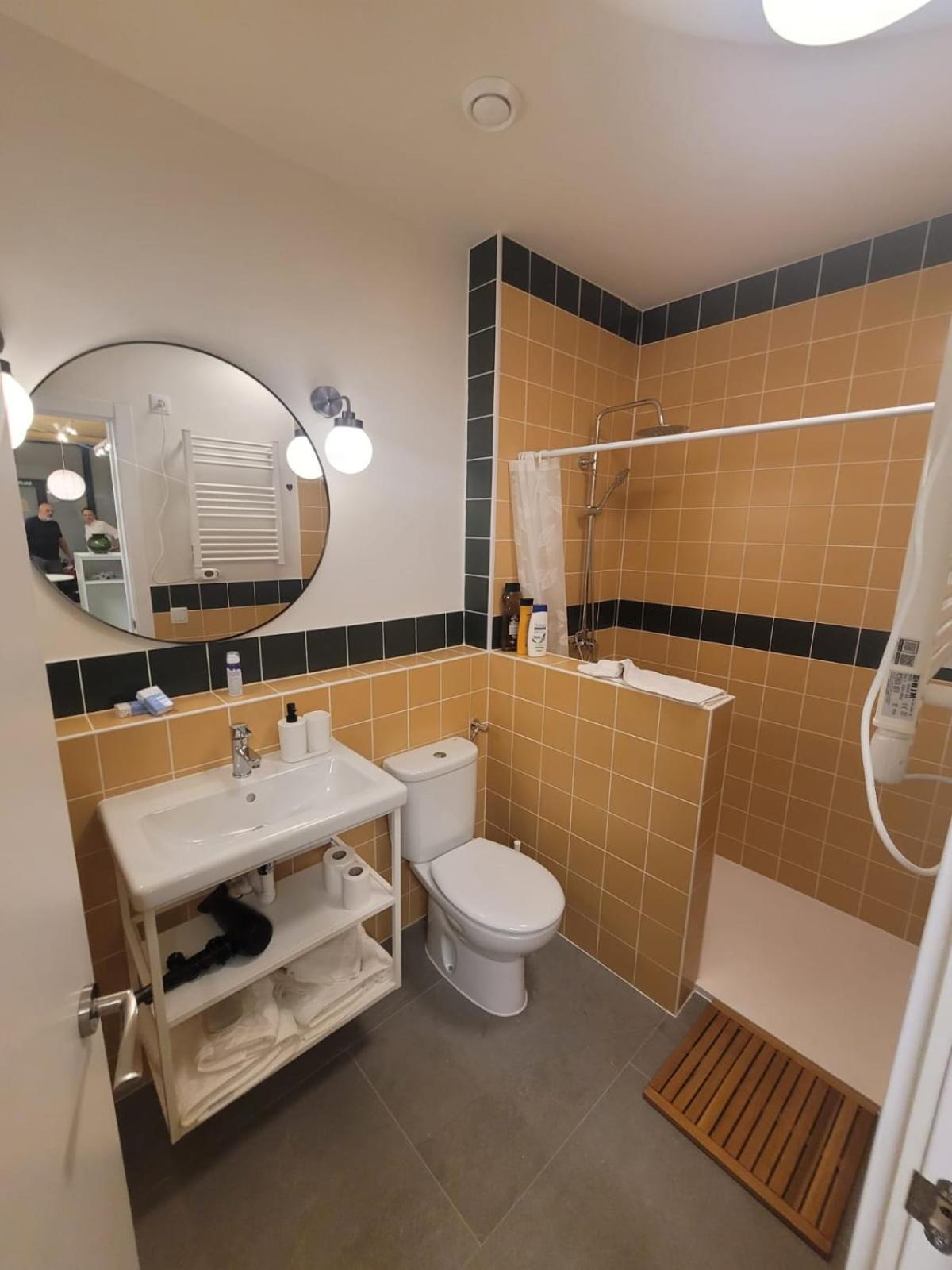 Urban Elegance, New, Stylish, Convenient, And Wow Appartement
