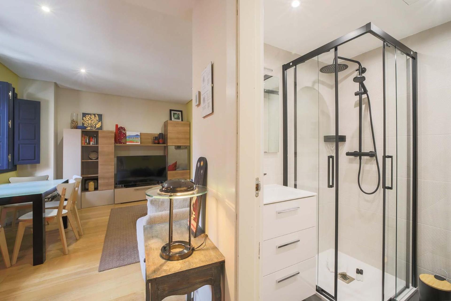 Two Bedroom Plaza Mayor By Sharingco *