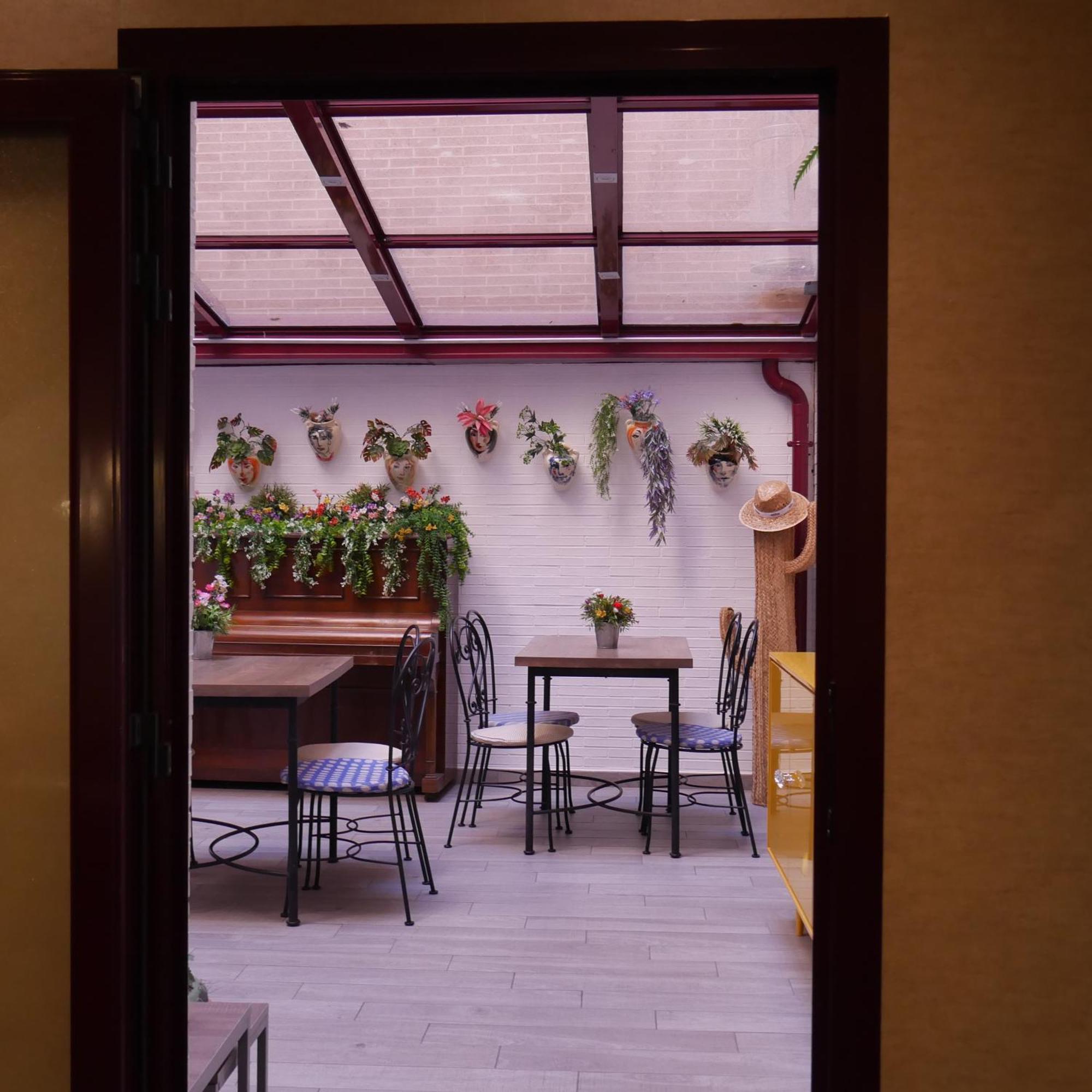 4c Cuatro Caminos Guest house 3*