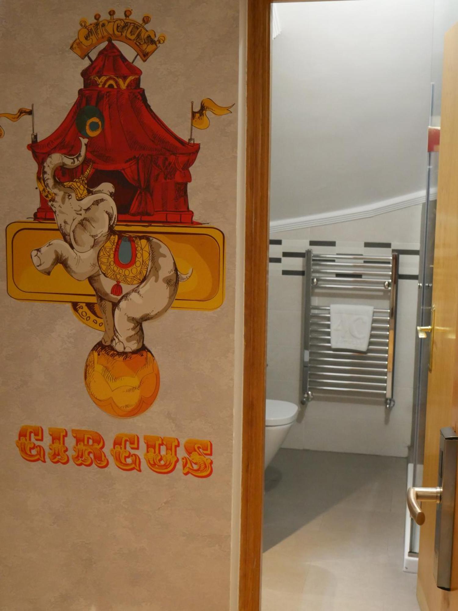 4c Cuatro Caminos Guest house Madrid