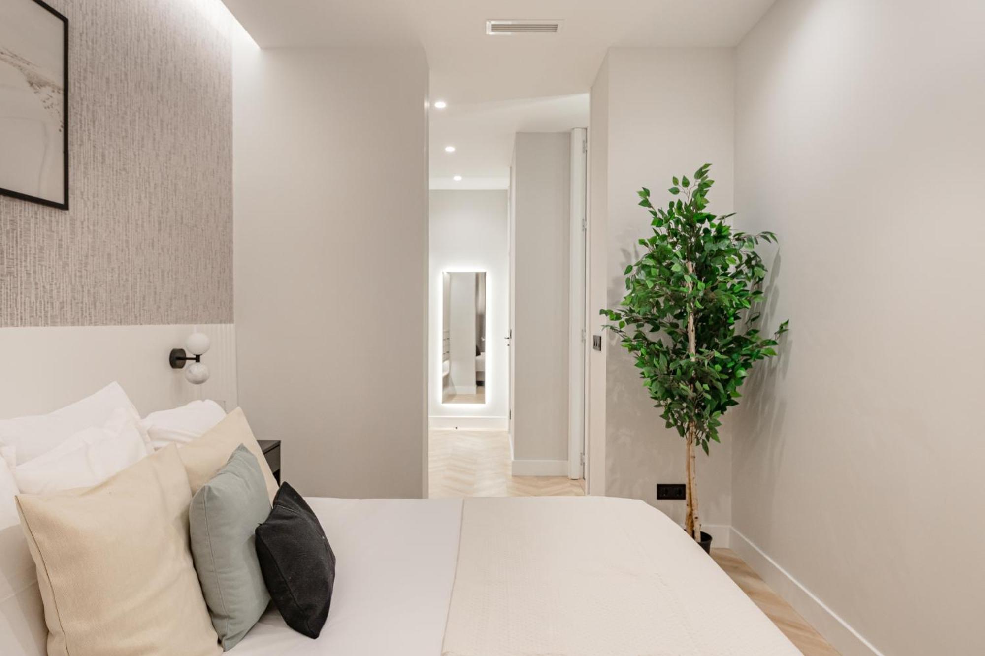 Plaza Espana Viii Calle San Bernardo 3br 3bh * Madrid