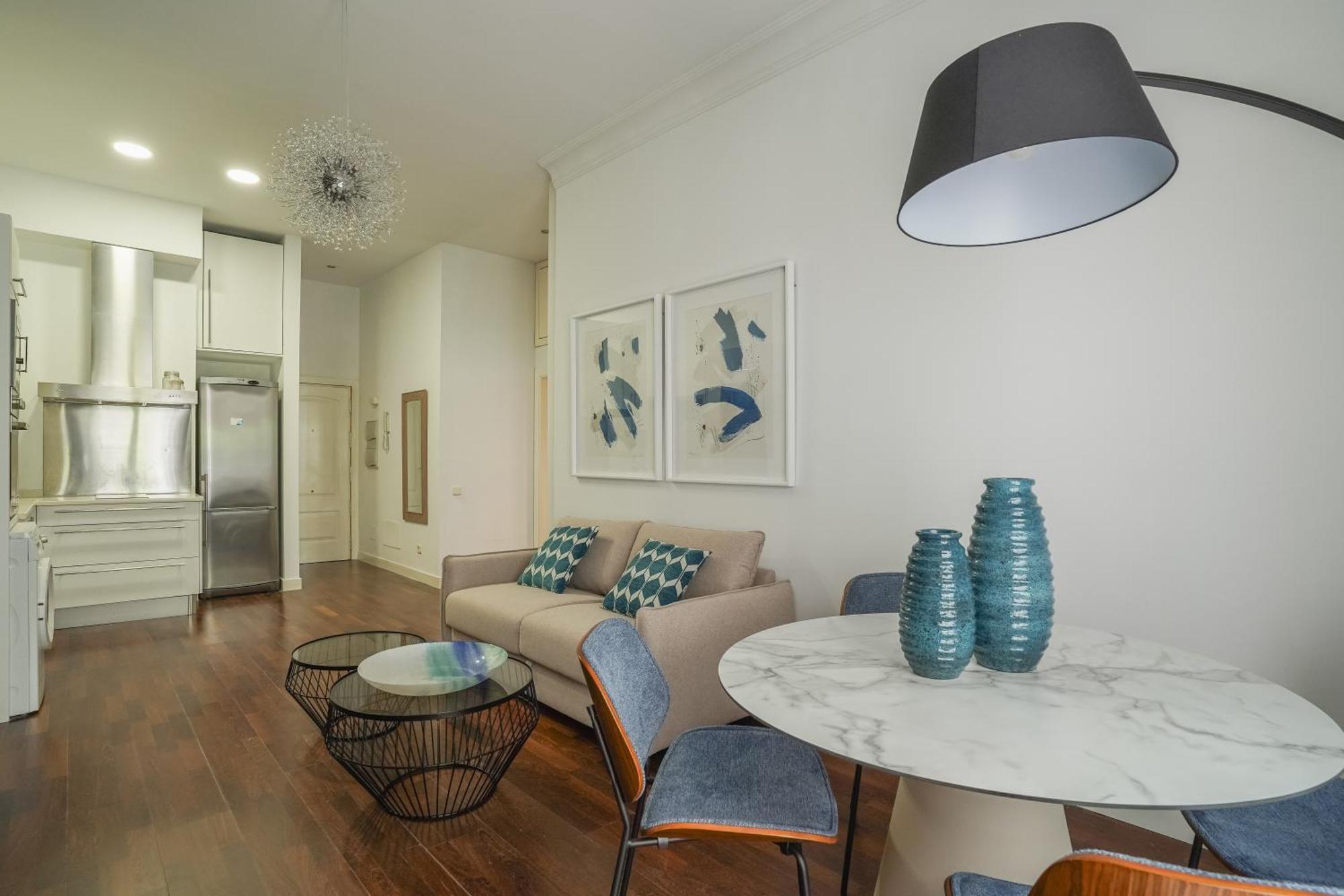 Bright And Cozy-1bedroom 1bathroom-malasana Apartment