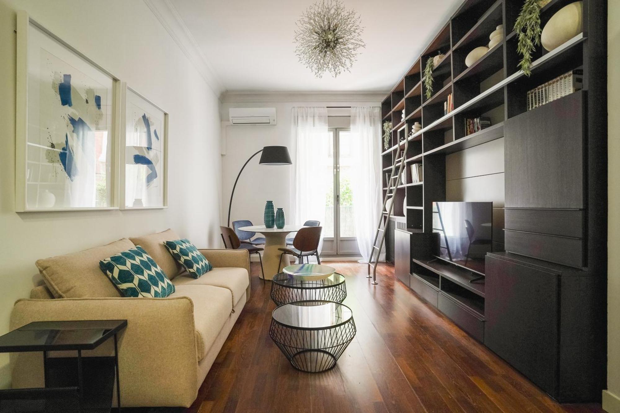 Apartment Bright And Cozy-1bedroom 1bathroom-malasana *