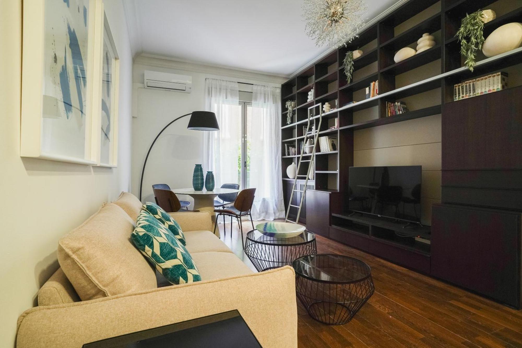 Apartment Bright And Cozy-1bedroom 1bathroom-malasana *