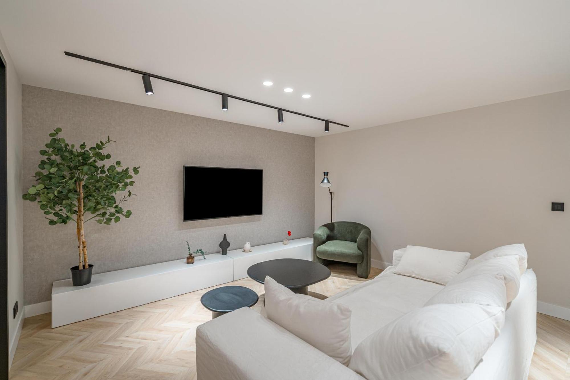 Puerta Del Sol 3br 3bh Madrid