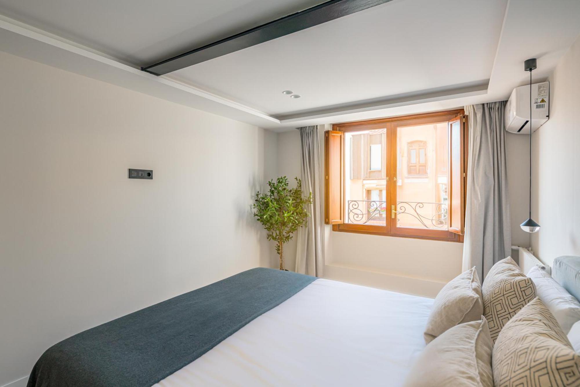 Puerta Del Sol 3br 3bh * Madrid