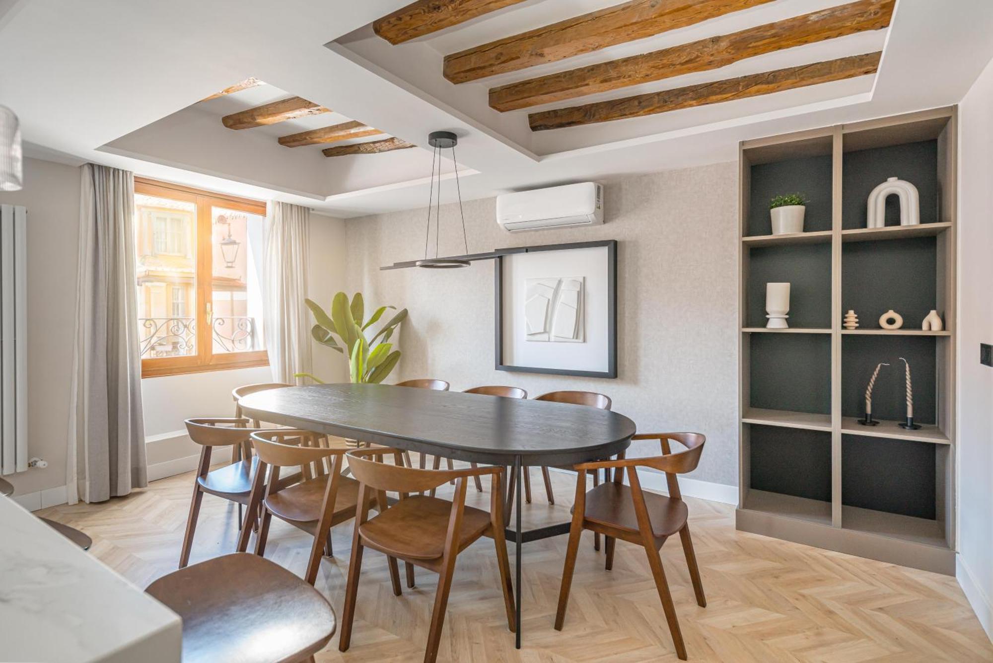 Apartment Puerta Del Sol 3br 3bh
