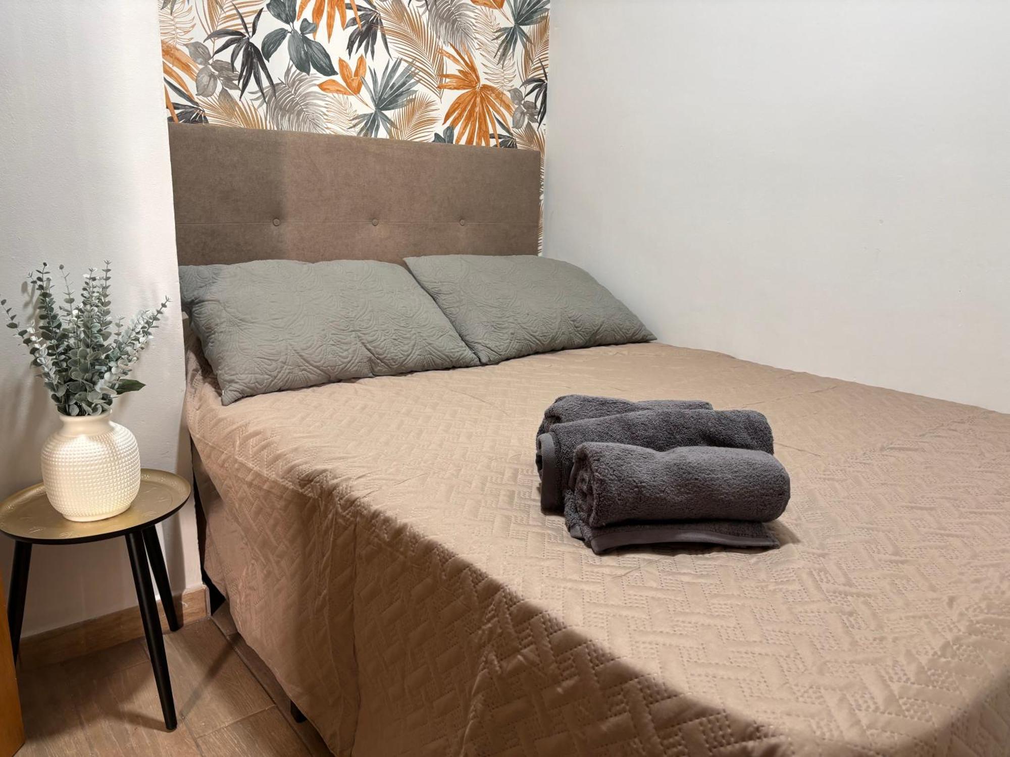 Apartamento For Coqueto Temporal De Dos En El Corazon De Sgv63