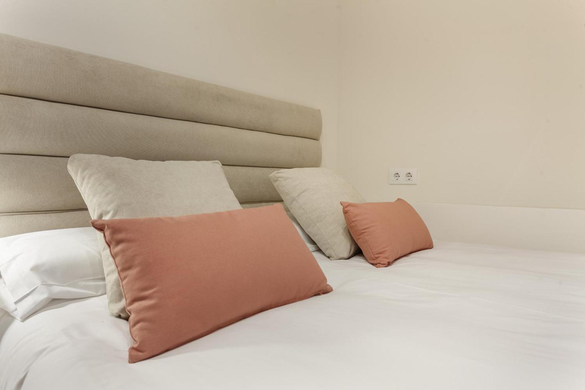 Mit House Retiro V En * Madrid