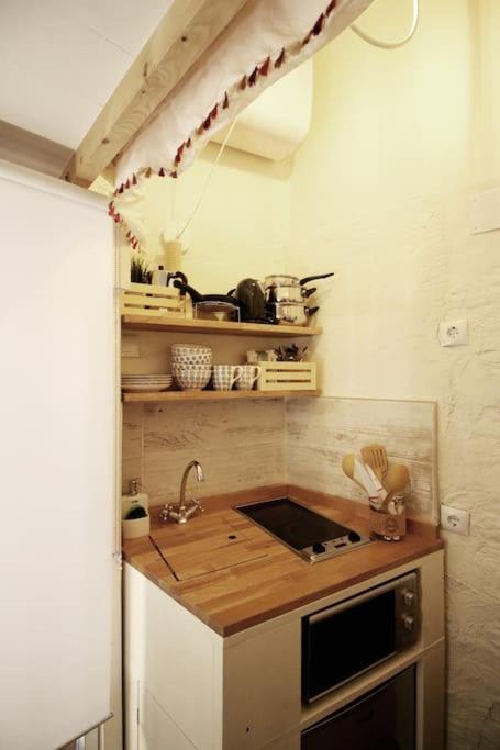 Mini Estudio De 8 M2 En El Corazon De Malasana De Membrillosuites Apartment Madrid