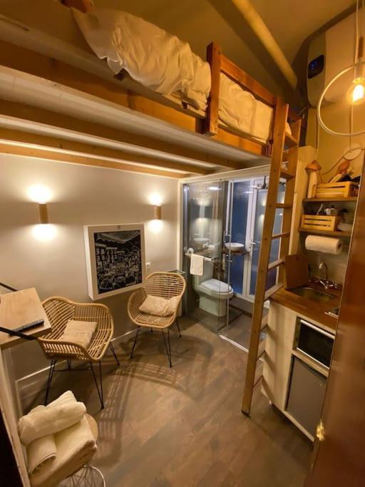Mini Estudio De 8 M2 En El Corazon De Malasana De Membrillosuites Apartment Madrid