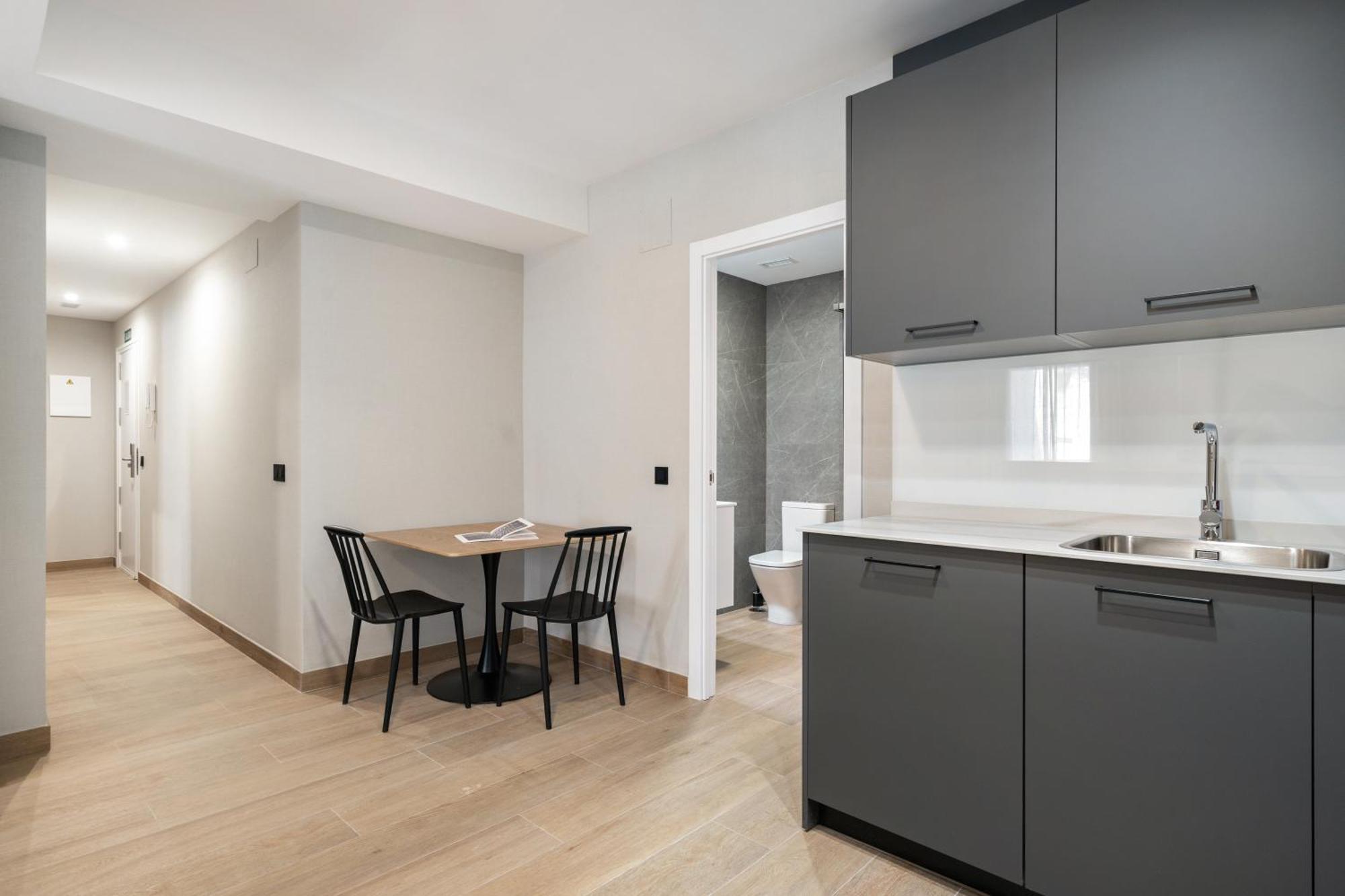 Dobo Homes - Gc21 Apartment Madrid