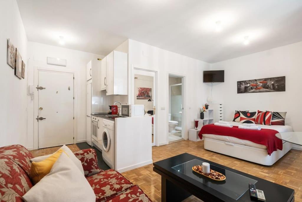 Apartamento Located In Puerta De Alcala - 2 Madrid