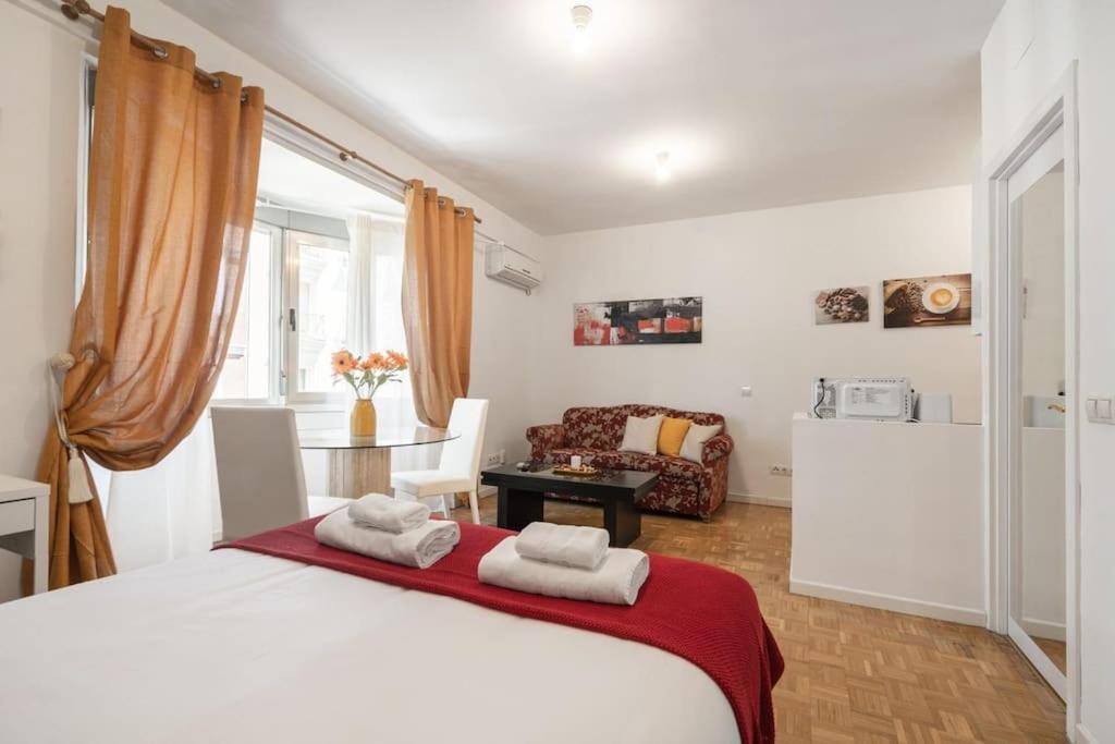 Located In Puerta De Alcala - 2