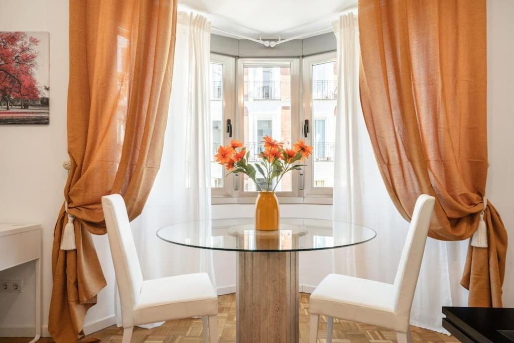 Located In Puerta De Alcala - 2 * Madrid