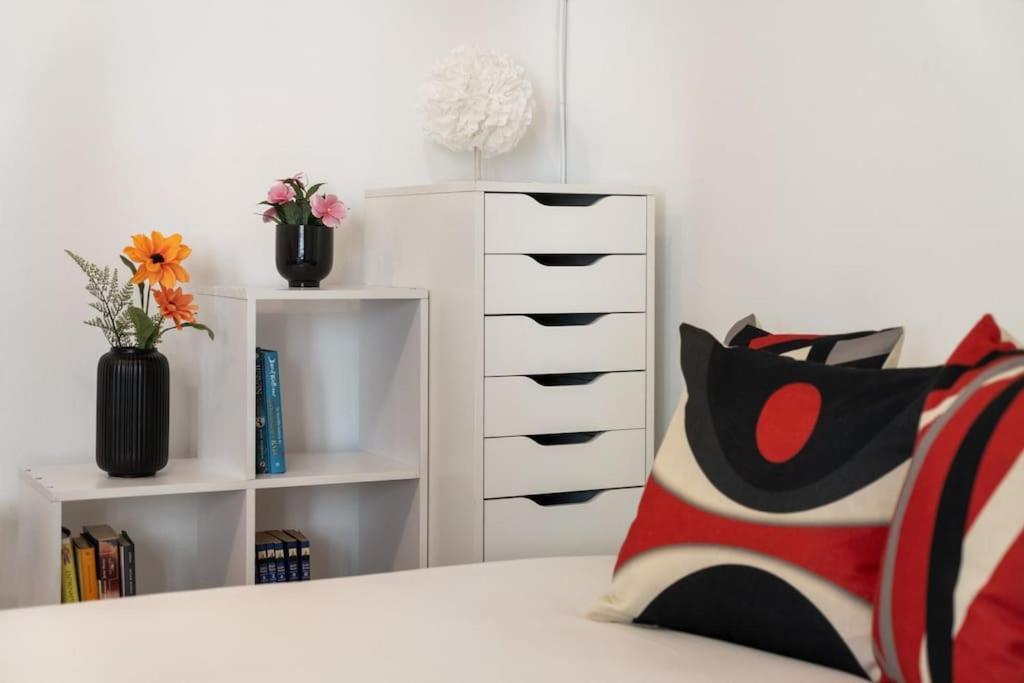 Located In Puerta De Alcala - 2 Madrid