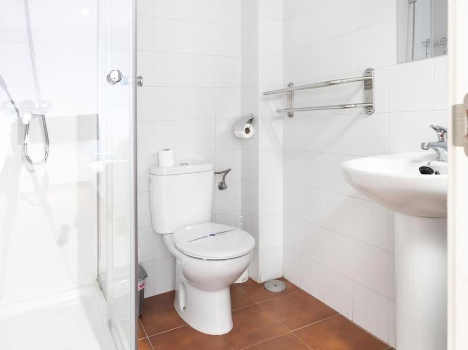 Centrally Located In - 382 Appartamento