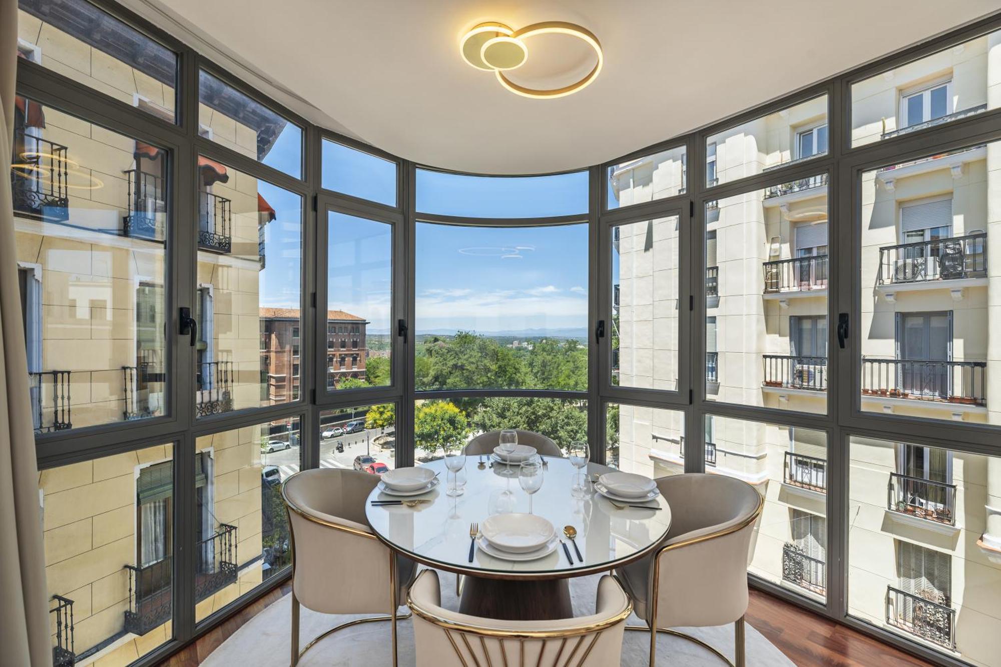 Luxury In Barrio Palacio *