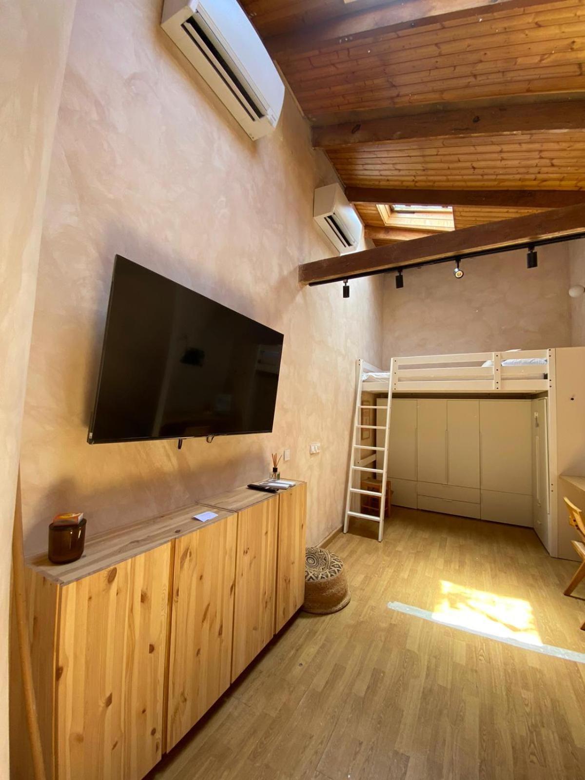 Nuevo Y Moderno Apartamento En * Madrid