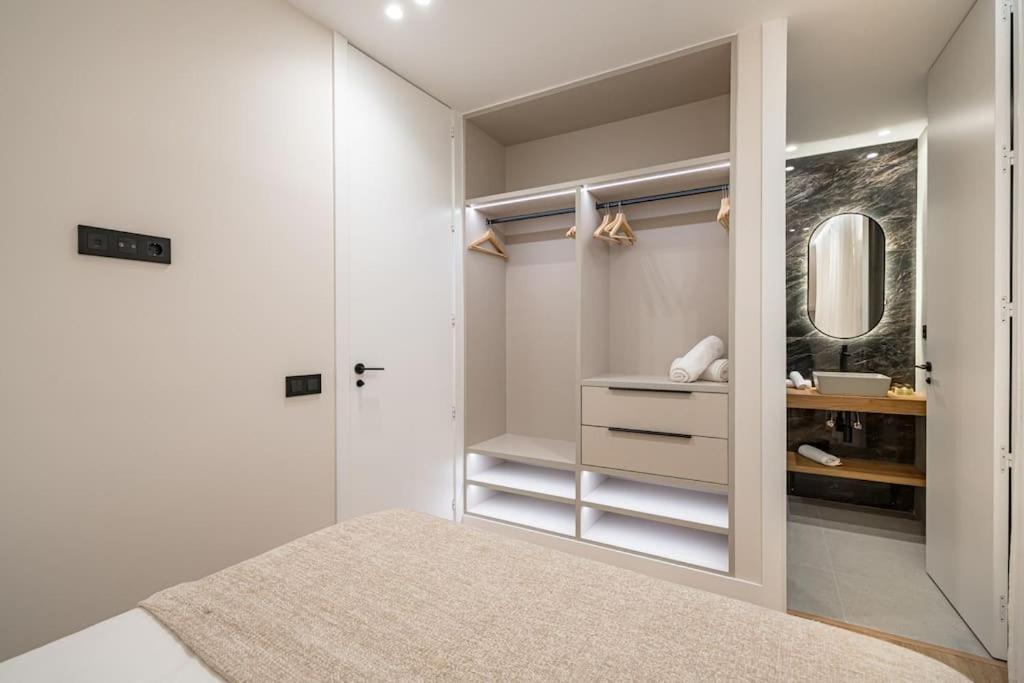 Apartamento Centro Xviii Calle Montera 4br 4bh