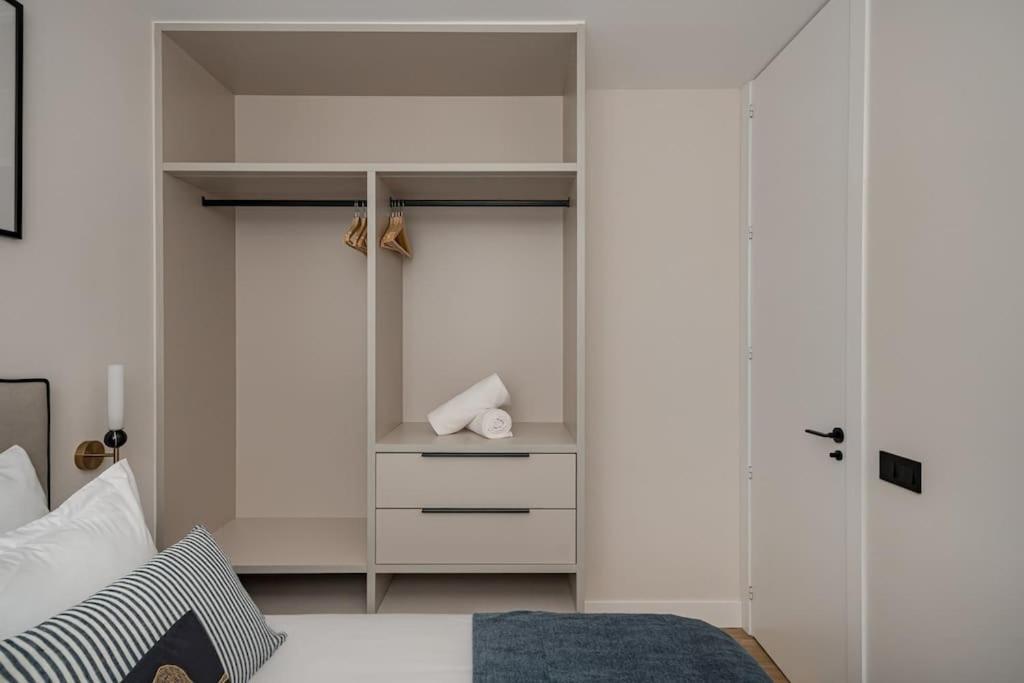 Apartamento Centro Xviii Calle Montera 4br 4bh *
