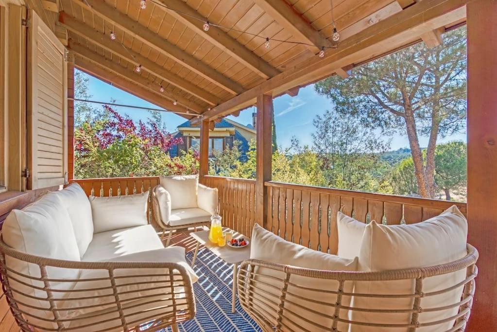 Cozy Wood Cabin, Casino, Pool, 25 Min To Center Villa