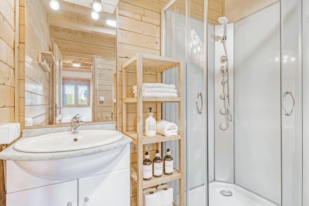 Cozy Wood Cabin, Casino, Pool, 25 Min To Center * Madrid