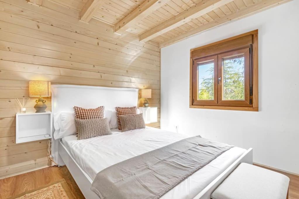 Cozy Wood Cabin, Casino, Pool, 25 Min To Center Madrid
