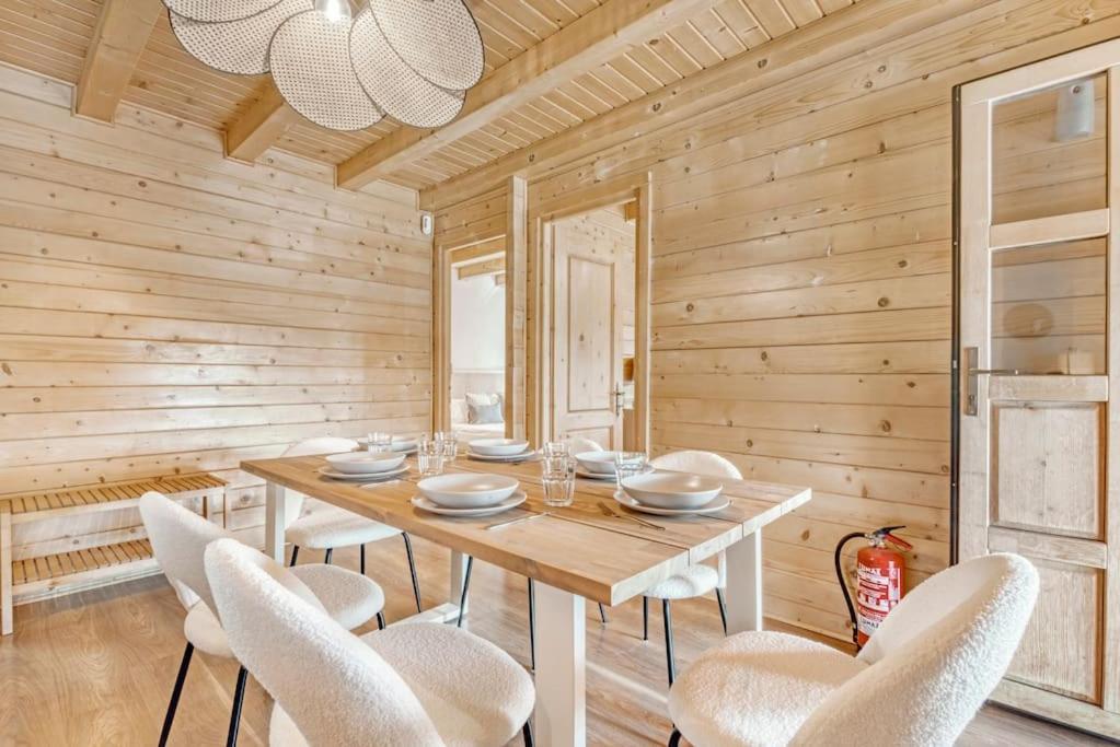 Cozy Wood Cabin, Casino, Pool, 25 Min To Center Villa *