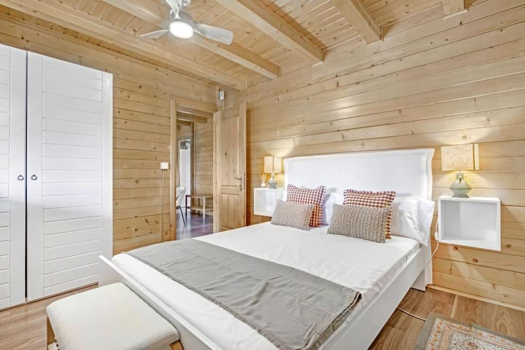 Cozy Wood Cabin, Casino, Pool, 25 Min To Center Villa Madrid