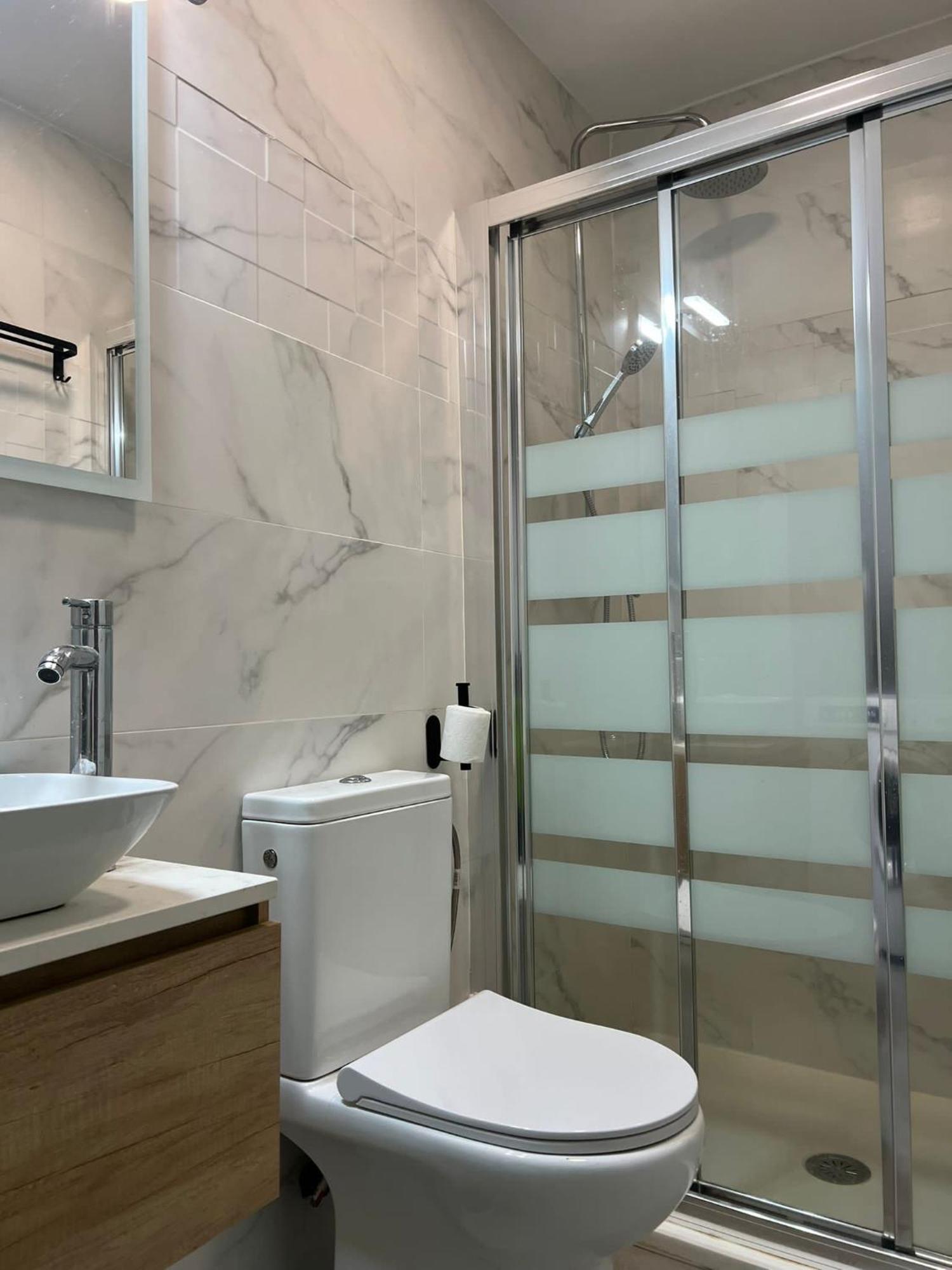 Cozy Up To 6 Persons 3 Min To Metro Apartamento