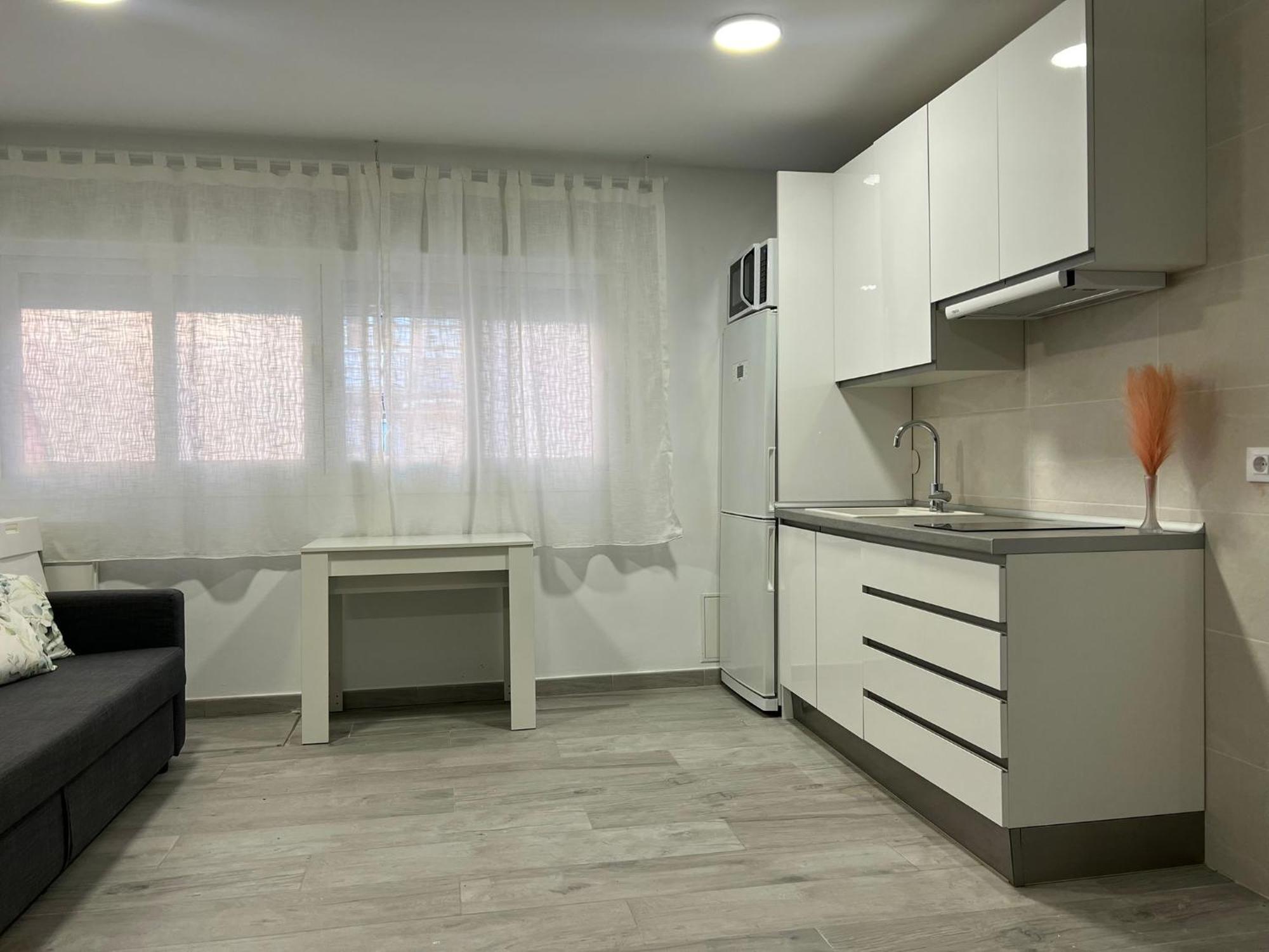 Apartamento Cozy Up To 6 Persons 3 Min To Metro