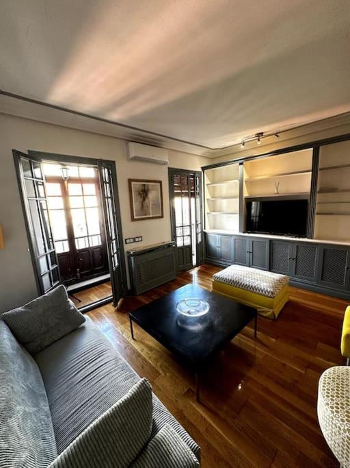Apartamento Con Parking En Centro De Madrid-chamberi *