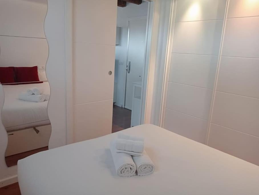 Emblematic Flat In - Arenal Madrid