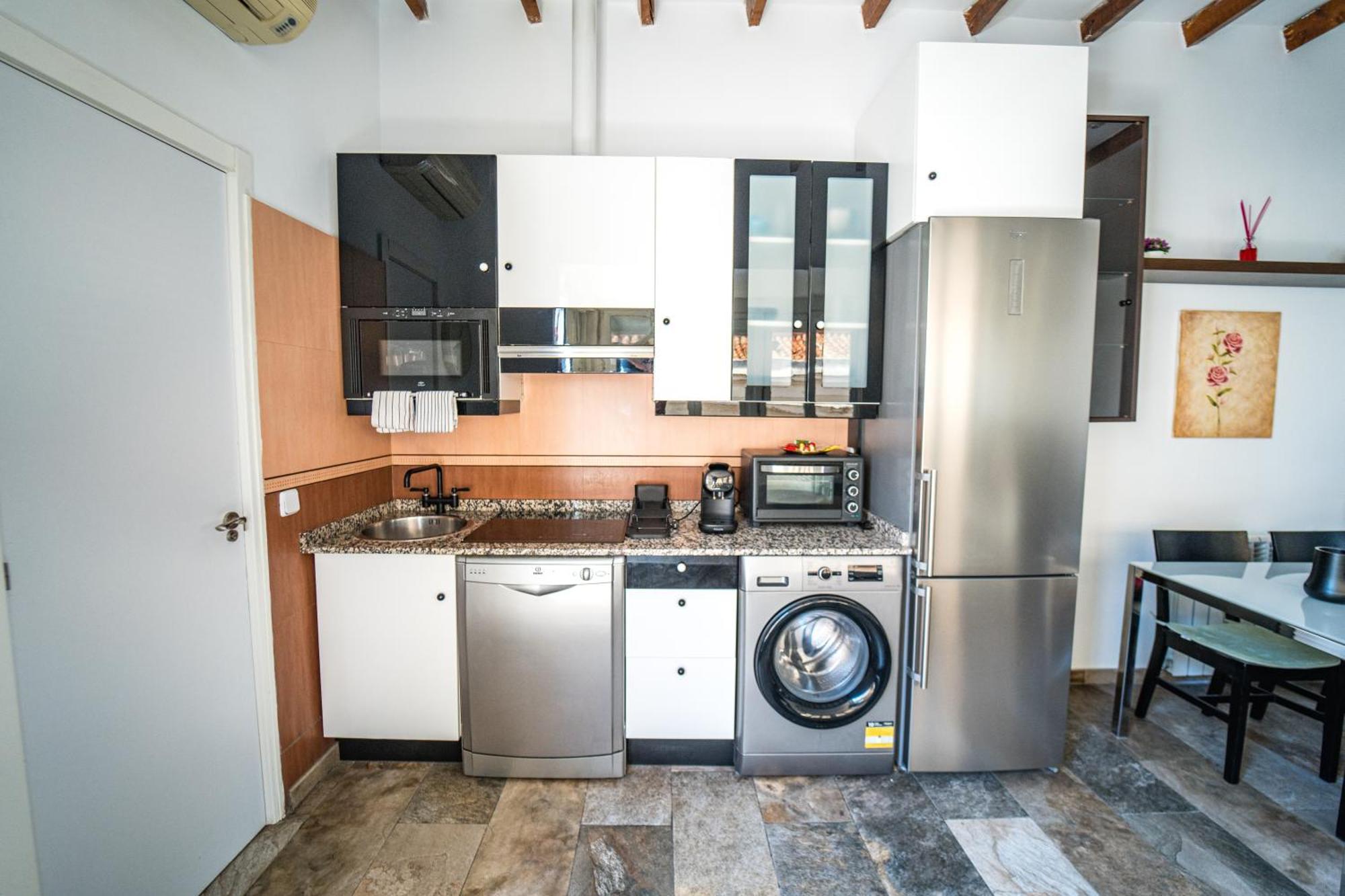 Apartamento Centrico Atico En By Bebalmy *