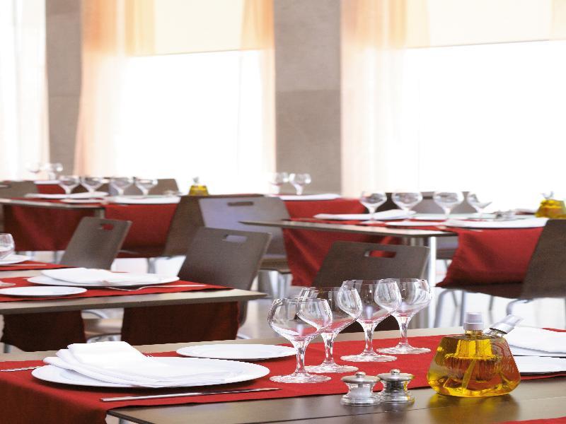 Occidental Este Hotel