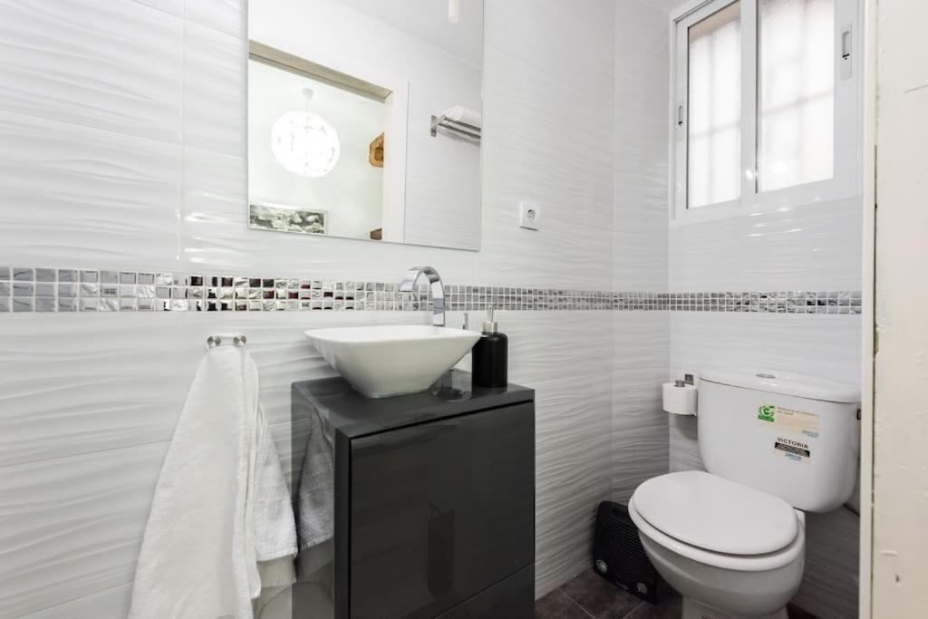 Modern Apt 1 Bedroom In Lavapies * Madrid