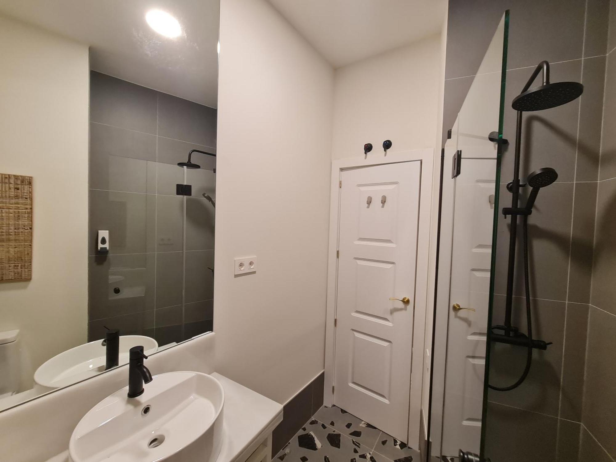 Center With 2 Bedrooms Madri