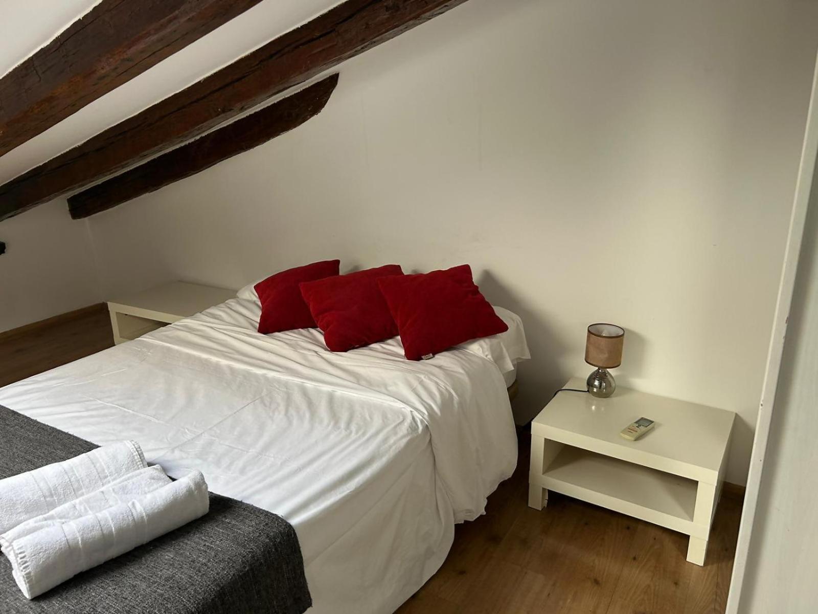 Apartamento Comodo Atico En Tirso De Molina