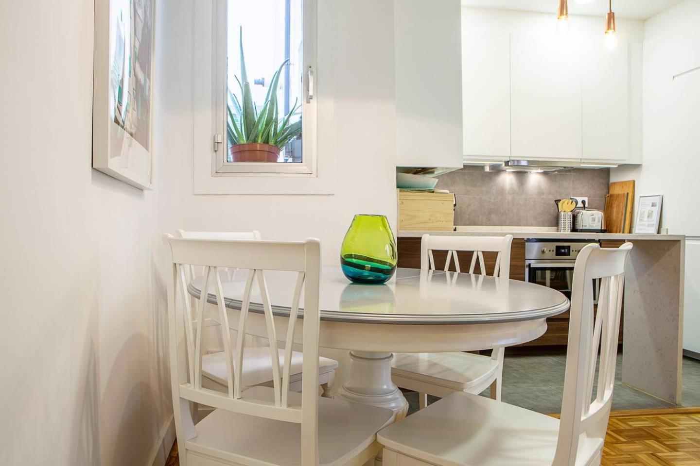 Lovely And Chic 1 Bedroom Next To Atocha Apartment *