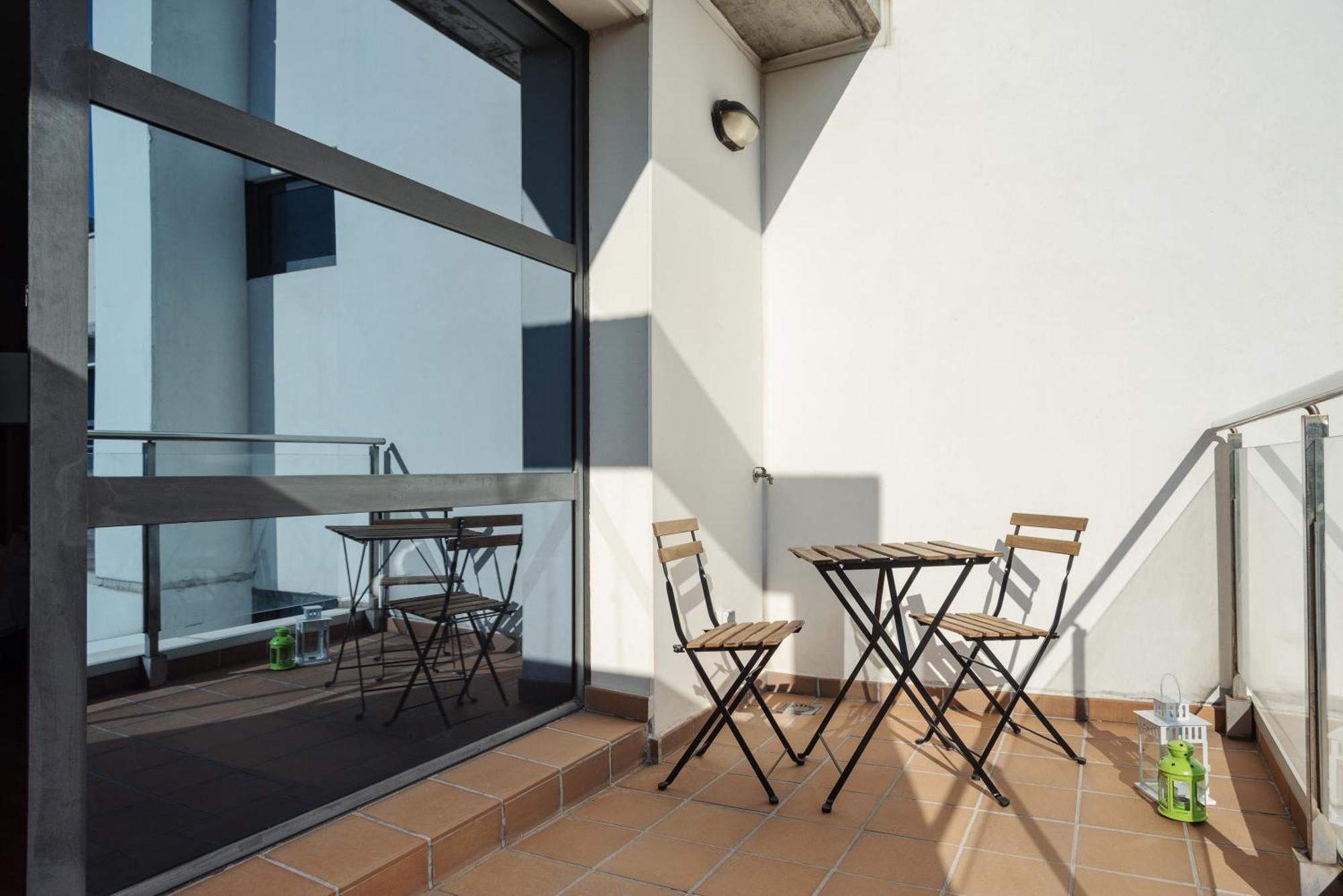 With Balcony In Sanchinarro Apartment *